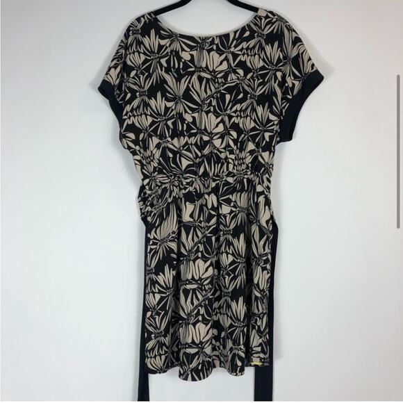 Anthropologie postage stamp dragonfly black and beige printed sonata dress - Picture 5 of 7